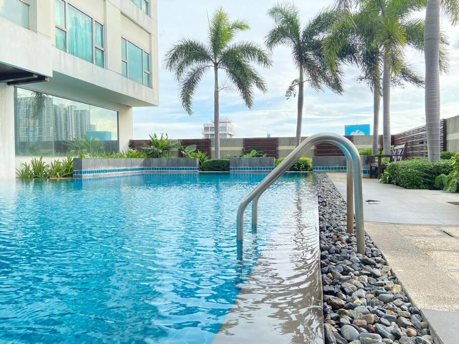Baan Nonzee Condo Kingsize Bed Big Room In Sathorn Banguecoque Exterior foto