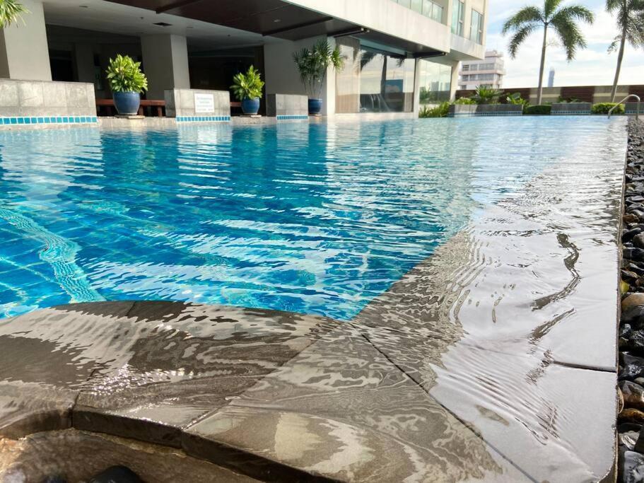 Baan Nonzee Condo Kingsize Bed Big Room In Sathorn Banguecoque Exterior foto