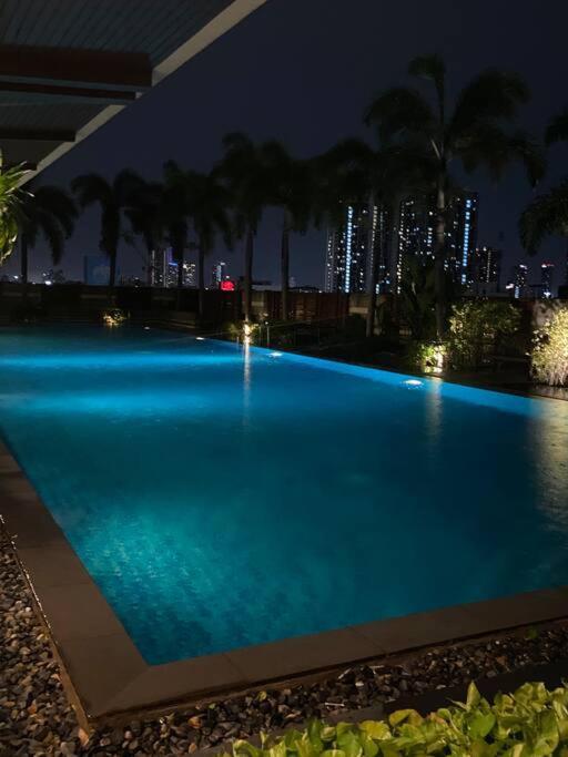Baan Nonzee Condo Kingsize Bed Big Room In Sathorn Banguecoque Exterior foto