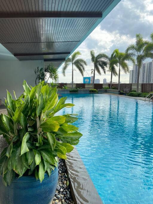 Baan Nonzee Condo Kingsize Bed Big Room In Sathorn Banguecoque Exterior foto