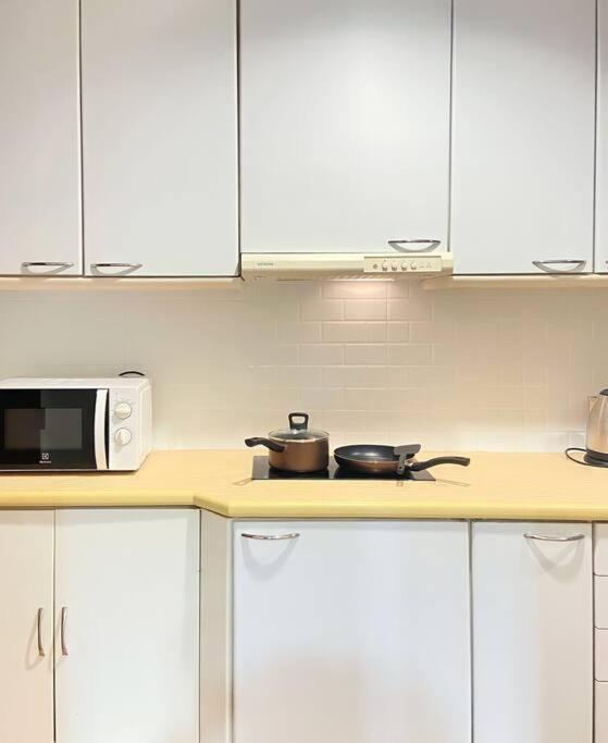Baan Nonzee Condo Kingsize Bed Big Room In Sathorn Banguecoque Exterior foto